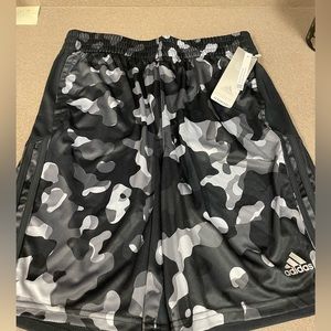Brand new with tags! Youth boys XL Nike basketball shorts